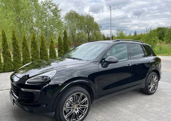 Porsche Cayenne cena 209000 przebieg: 104000, rok produkcji 2017 z Rzgów małe 497